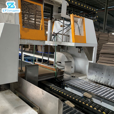 De golfverpakking die van de Kartondoos Machine 50300mm Verpakkingsgrootte (c) vastbinden